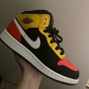 Jordan 1 mid gs